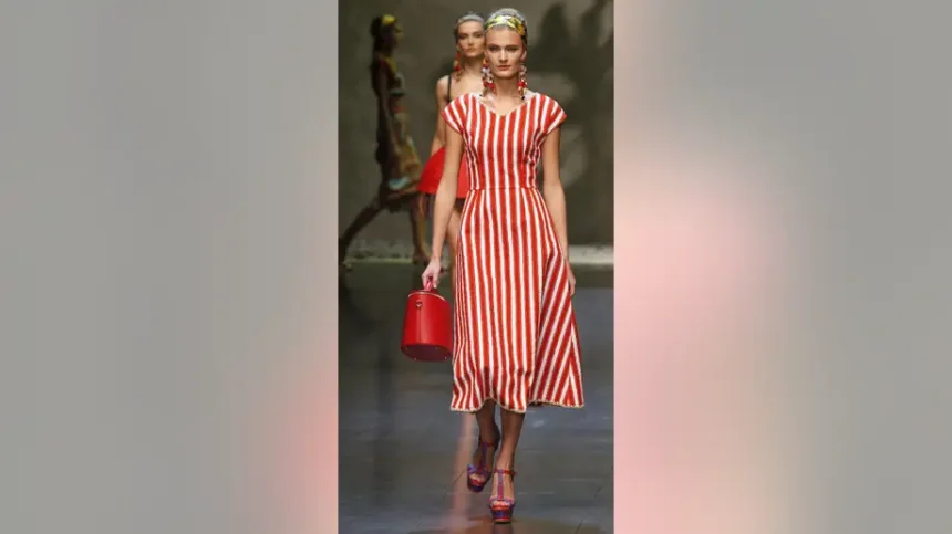 STRIKE A FASHION CHORD BY WEARING STRIPES!