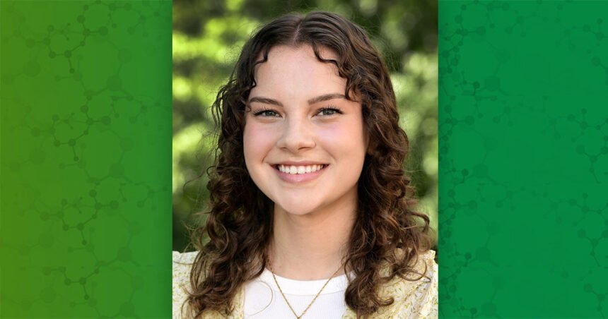 Environmental Factor - January 2025: Scientific Journeys: Fascinated by biology, undergrad stands out at NIEHS