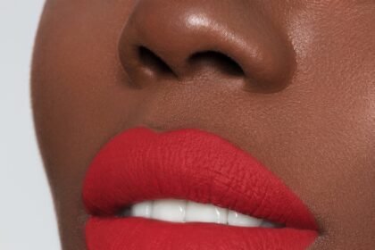 THERE ARE NO DULL MOMENTS WITH NEON LIPSTICKS!