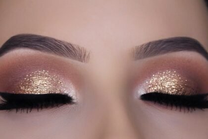 GLITTER EYE GLAM FOR A SPARKLY SHINE!