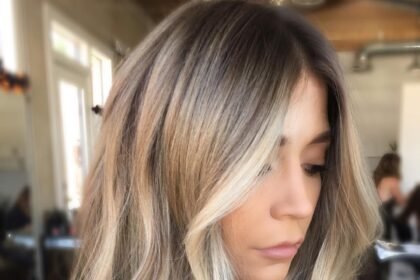 HOW TO BATTLE WINTER ELEMENTS AND MAINTAIN HEALTHY, VIBRANT HAIR!