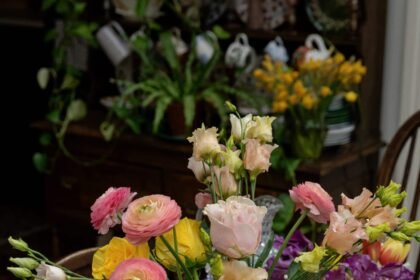 The Easiest Way to Dye Eggs for Easter