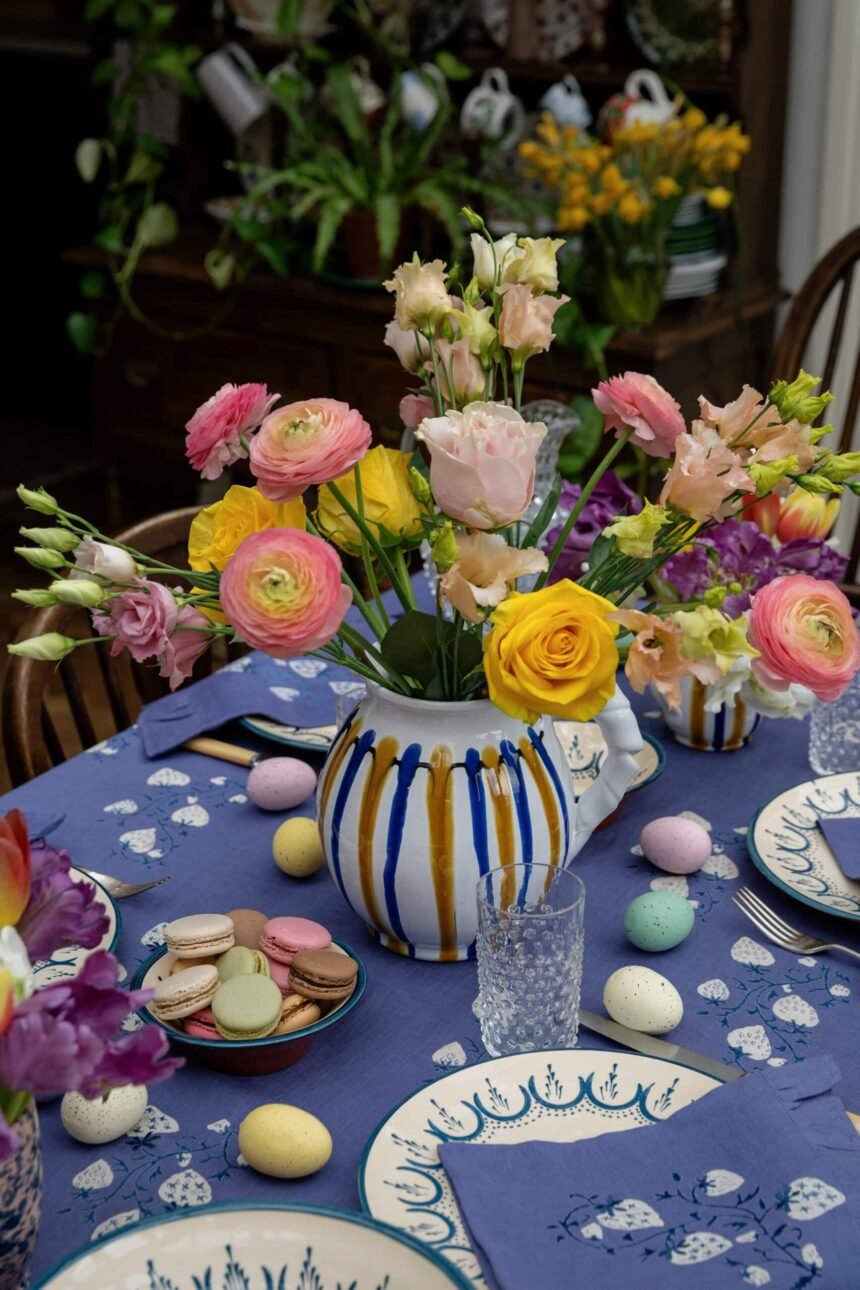 The Easiest Way to Dye Eggs for Easter