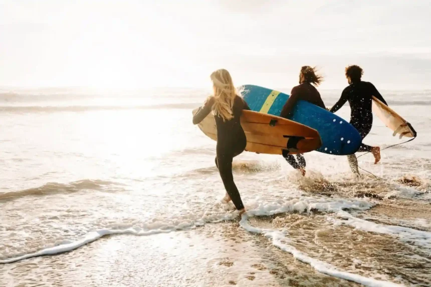 Why Surfing With Friends Makes Group Lessons More Fun