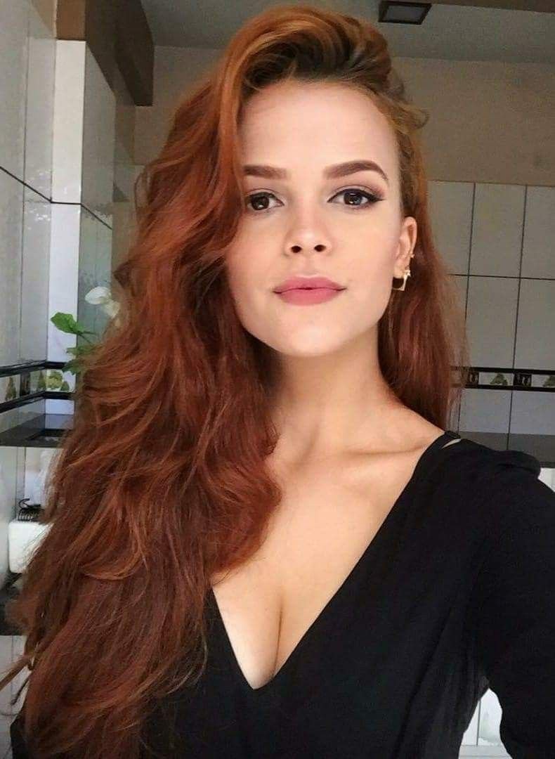 UNLOCK THE POWER OF HEALTHY, SHINY LOCKS!