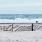 waves crashing to shore in the hamptons