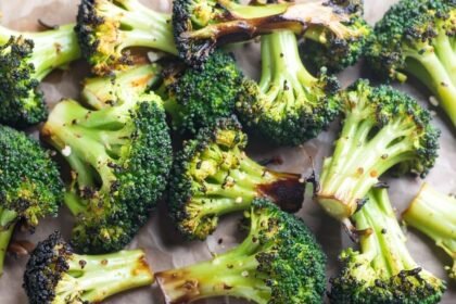 Easy Roasted Broccoli Recipe (Crispy Every Time)